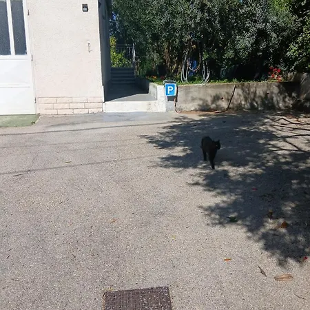 Meri Διαμέρισμα *